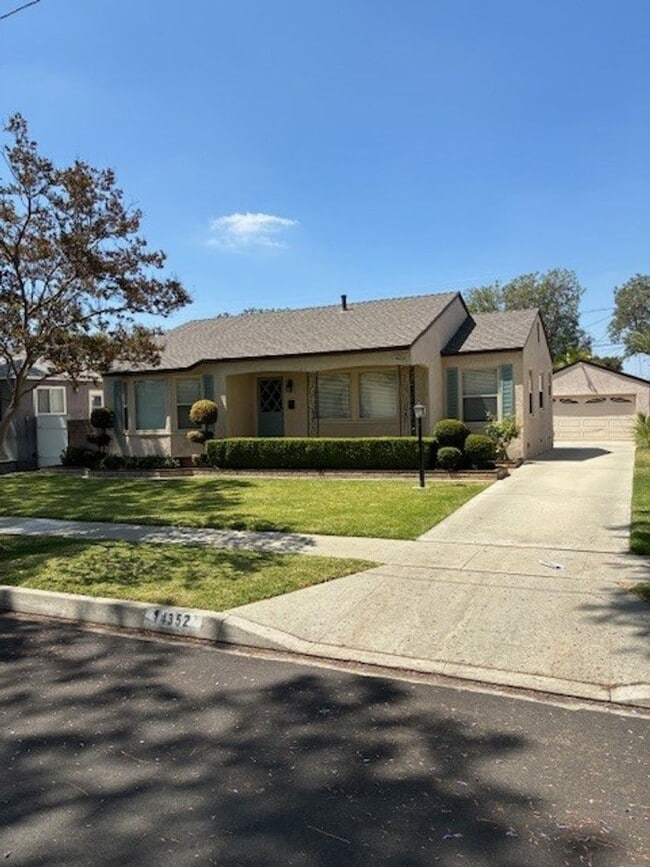 Building Photo - NICELY UPGRADED 3 BEDROOM 2 BATH EAST WHITTIER HOME FOR LEASE