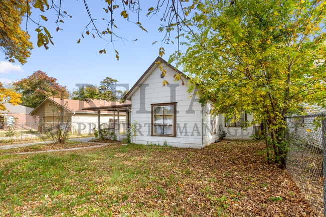 Photo - 1934 N Burns Ave