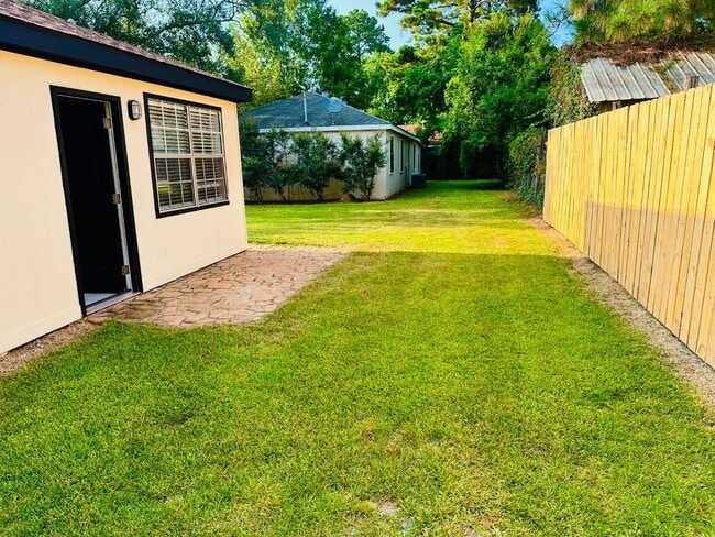 Photo - 305 N 40th Ave