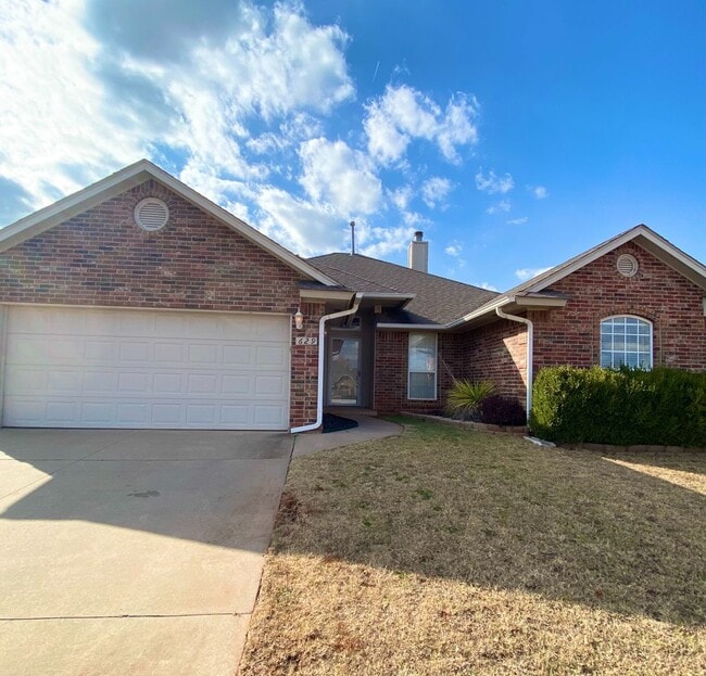 Photo - Beautiful 3 bed, 2 bath Home in East Moore with Bonus Room!