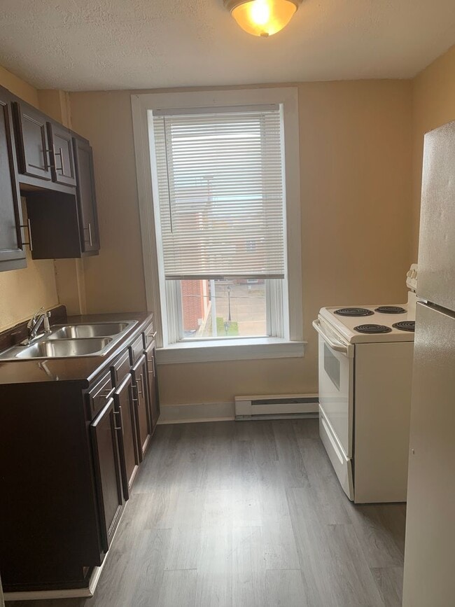 Photo - 1 Bed/1Bath East York City SD