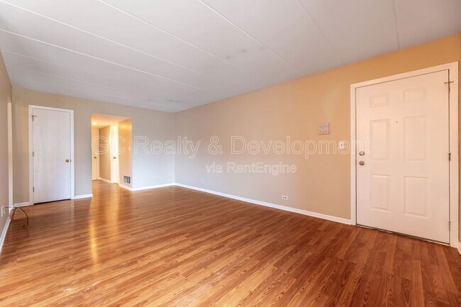 Photo - 14810 Kenton Ave Unit 1e