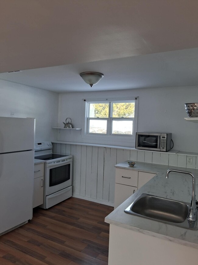 Photo - 217 Donegal Dr Unit lower