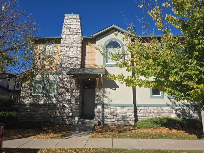 Building Photo - Townhome, centrally located in Fort Collins.