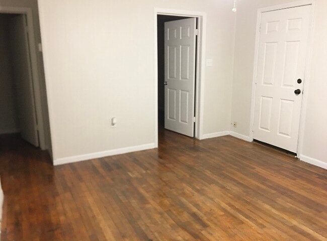 Photo - 1029 Wilson St Townhome