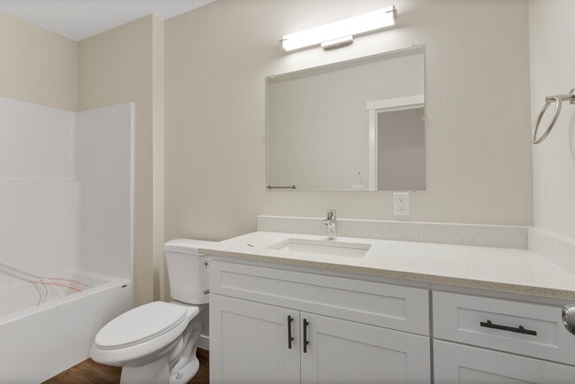 Photo - 2108 S J St Unidad 203