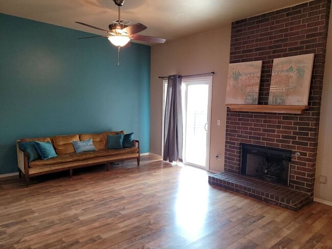 Photo - Very Nice 3 Bedroom 2 Bath Home in Mustang Schools