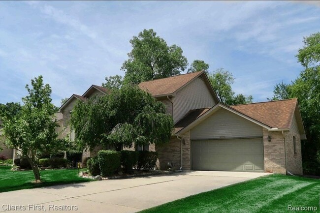 Photo - 7233 Oakwood Dr