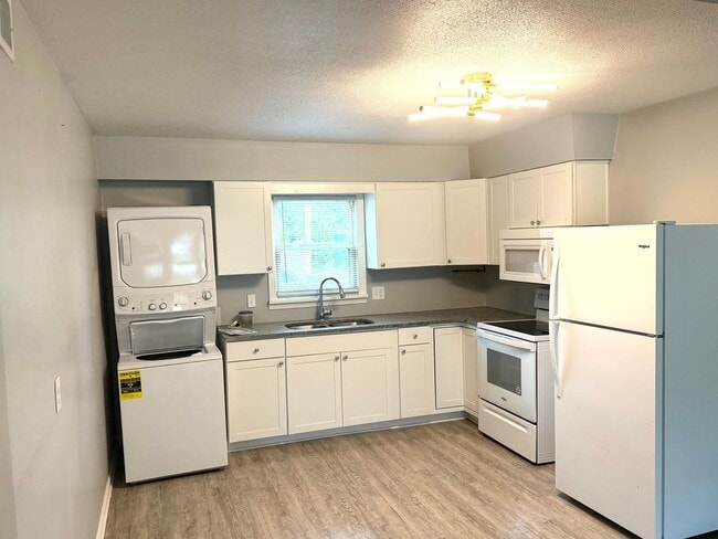 Photo - 1827 Bashford Manor Ln