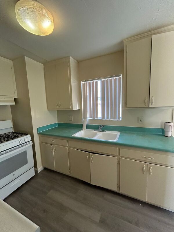 1818 Skyline Dr