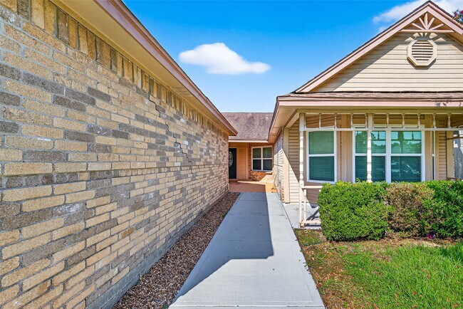 Photo - 3258 Meadway Dr