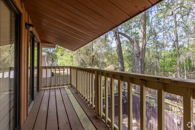 2BR, 2BA - 934SF - Balcony