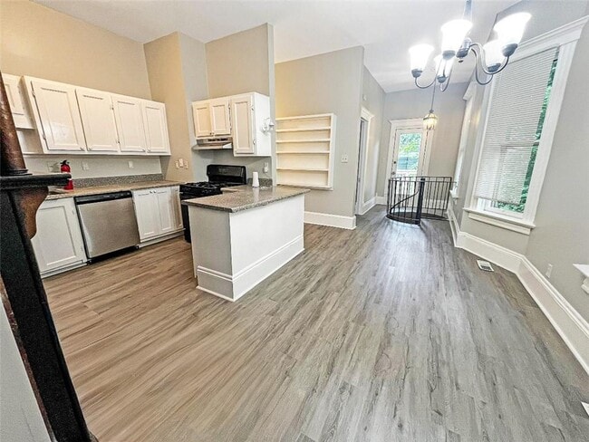 Photo - 433 Park Ave SE