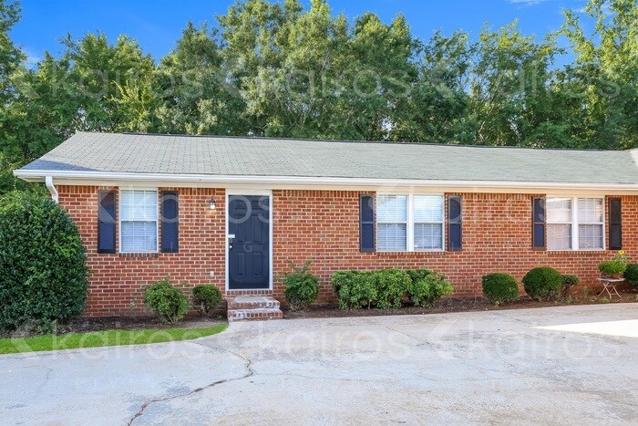 228 Deer Pkwy. - 228 Deer Pkwy.