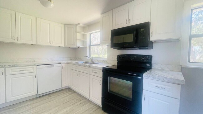 Photo - 703 Gotts Rd