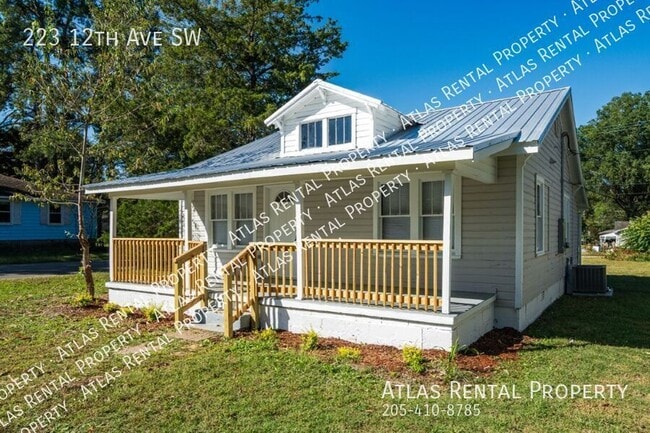 Photo - 223 12th Ave SW