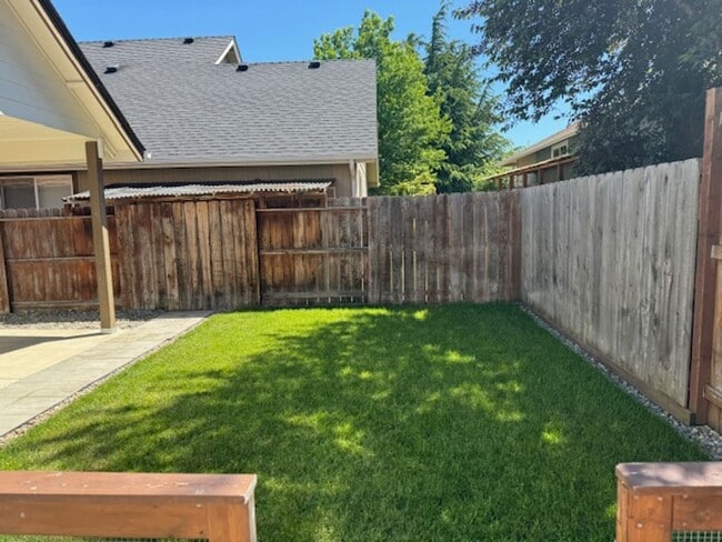 Photo - NEW TO MARKET/ 3 BEDROOM HOUSE ON QUIET DEAD END STREET