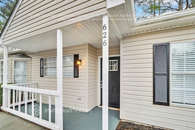 Photo - 626 Waynes Ct SE