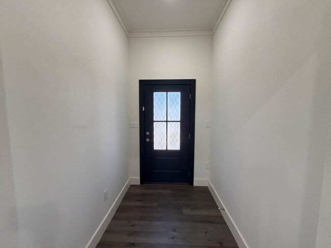 Photo - 405 Ranger St