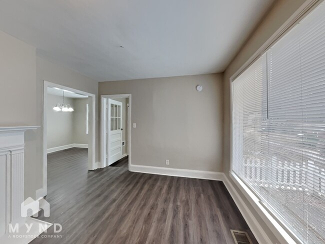 Photo - 1284 Westmont Rd SW