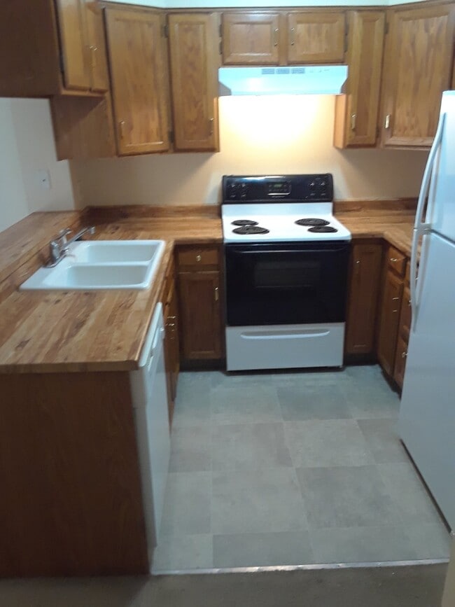 Photo - Available Now!
"Charming 2-Bed Townhouse w... Unit #61