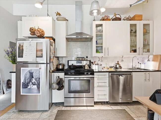 Photo - 163 Grand St
