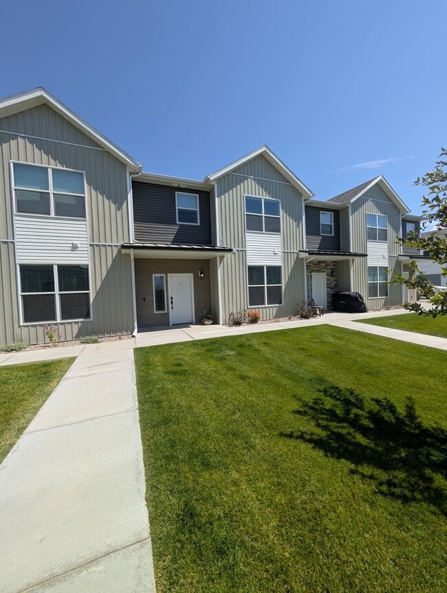 Building Photo - 5560 Truman D Rental