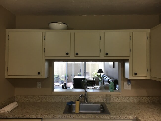 Building Photo - 10865 SW 112th Ave Unit Gardens of Kendall South
