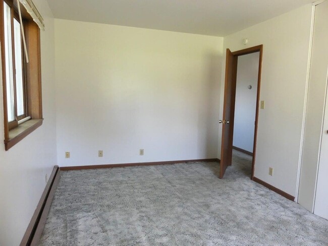 Photo - Winsor Apartments