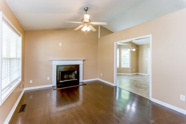 Photo - 125 Hunter Pl