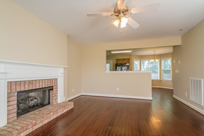 Photo - 1014 Persimmon Dr