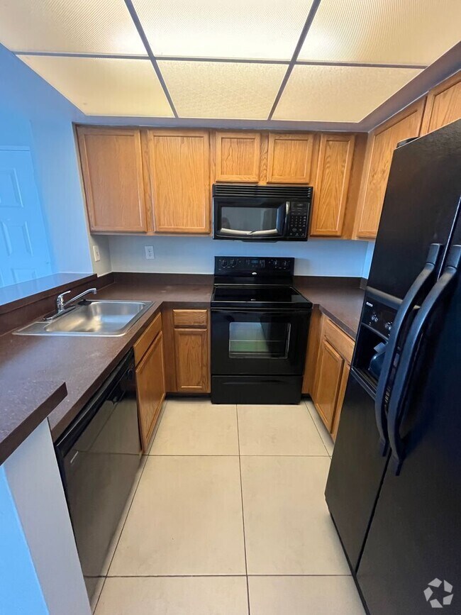 Building Photo - ONE BEDROOM ONE BATHROOM! WATERFRONT COMMU... Unit 11 Rental