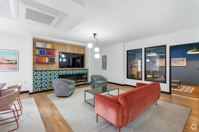 Building Photo - 175 W 7th St Rental
