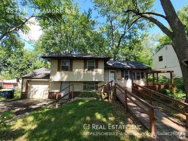 Building Photo - 4833 N Sycamore Dr Rental