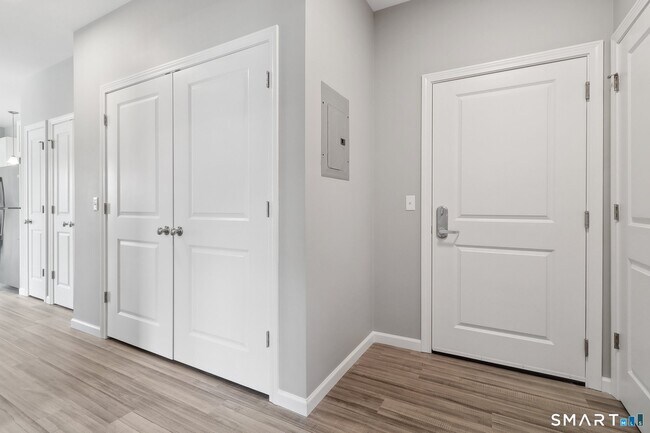 10 Steele Blvd Unit 201