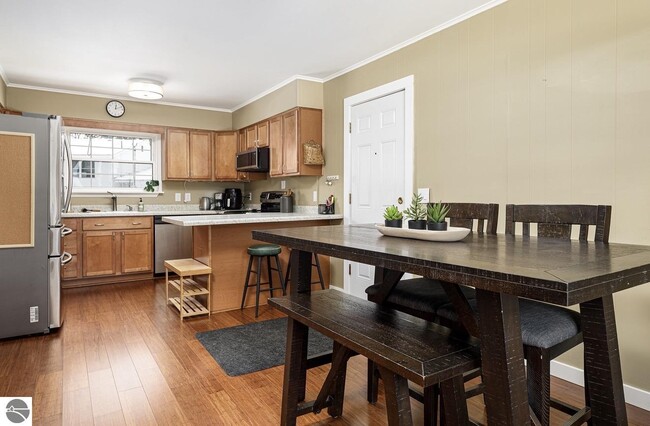 Photo - 1704 Comanche St