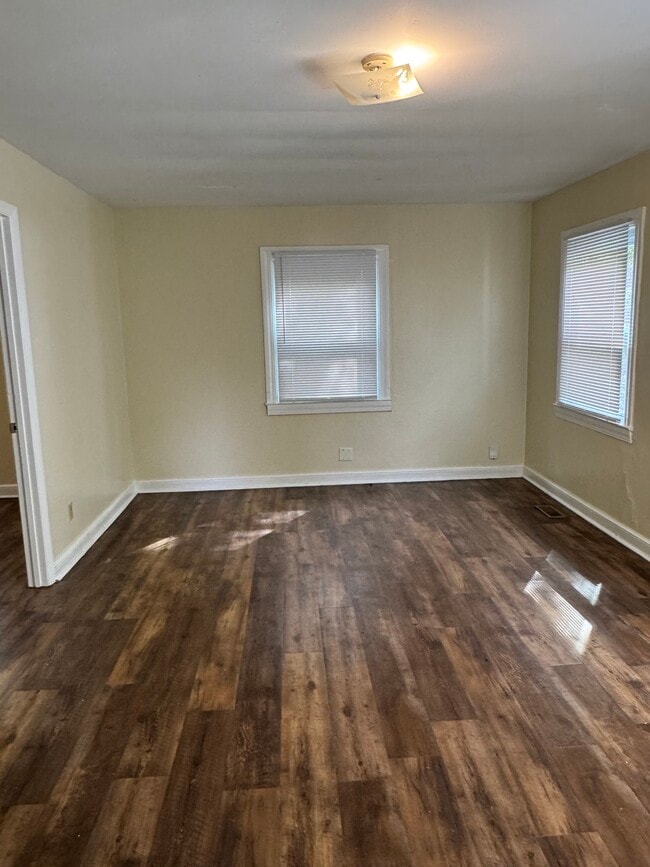 Photo - 521 Pineneedle Rd