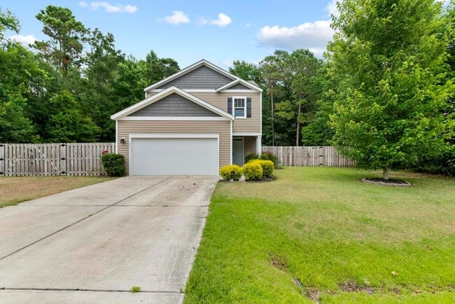 Photo - Coastal Living in Sneads Ferry – Open Floor Plan & Cul-de-Sac Lot
