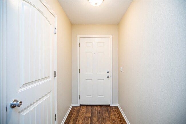 Photo - 131 Foxglove St