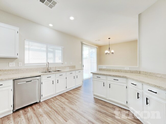 Photo - 10270 Nolinas St