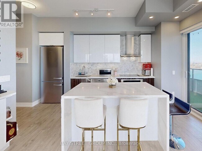 Photo - 30 Shore Breeze Dr Unit LPH07A