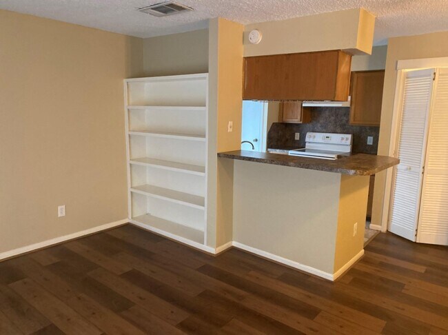 Photo - 2120 El Paseo St Unidad 102