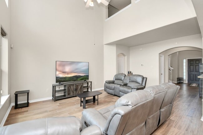 Photo - 2703 Lakecrest River Dr