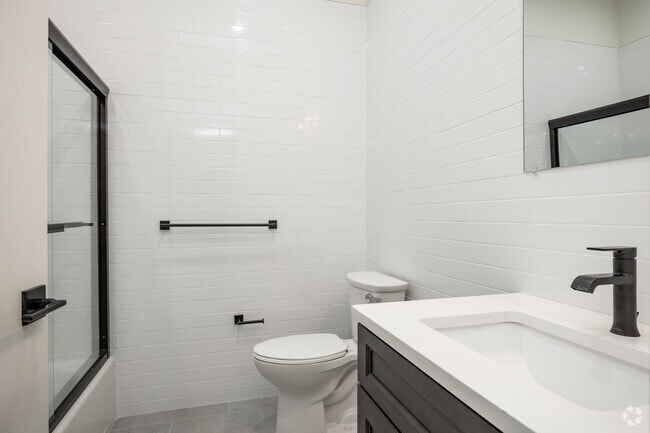 2HAB, 2BA - 1,027 ft² - 604 Bloomfield