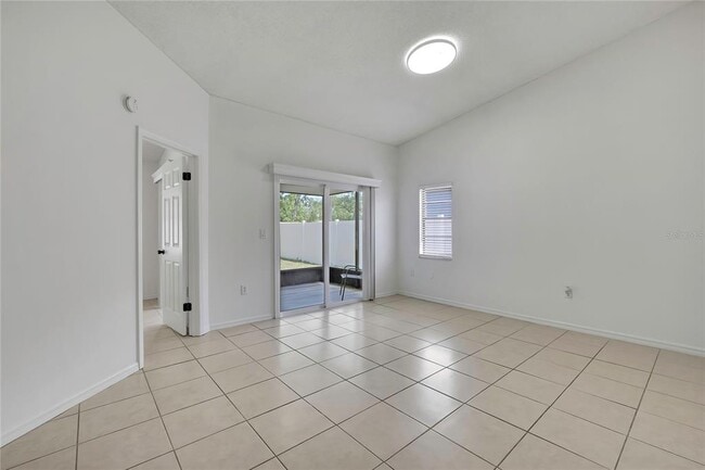Photo - 8053 Canterbury St