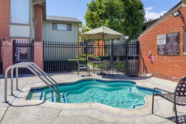 Spa - Tustin Village Apartments