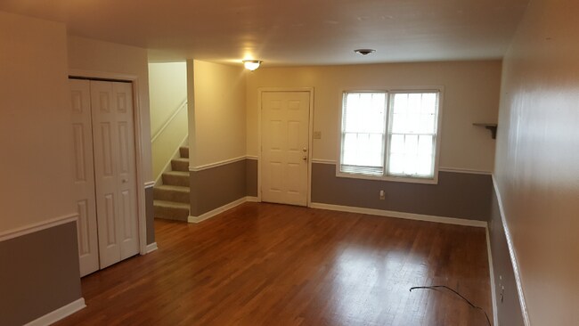 Photo - 469 Bramblewood Ln