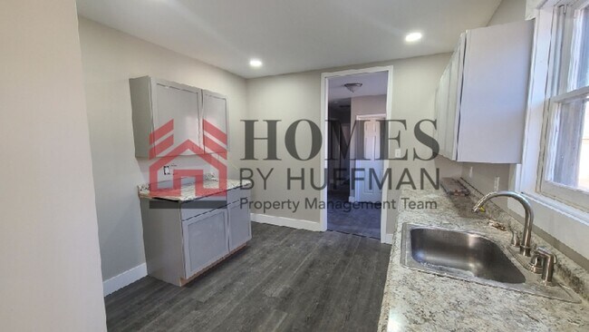 Photo - 3 Bedroom House | Two Baths | Westside