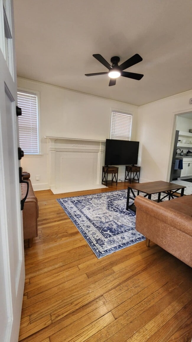 Photo - 2927 Columbia Ave