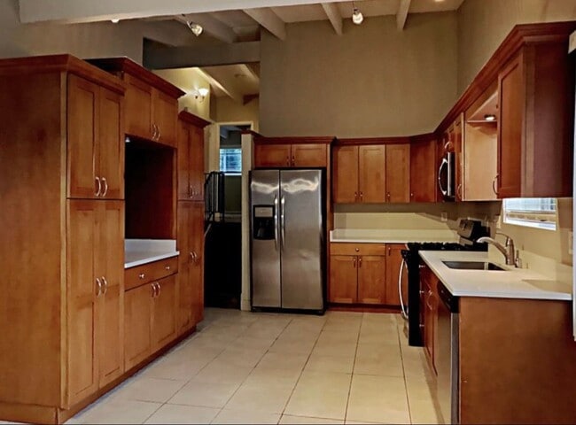469 Reiten Rd